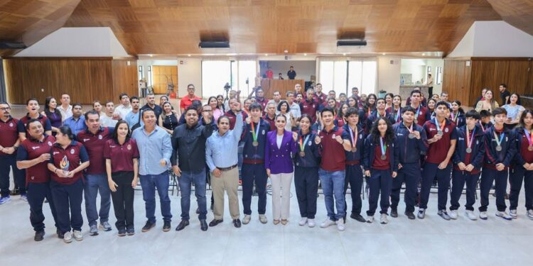 Evelyn Salgado reconoce a medallistas guerrerenses de la Olimpiada Nacional CONADE 2026