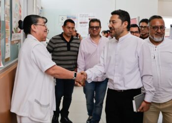 Instruye Martí Batres estrategias para fortalecer atención médica del ISSSTE en Puebla