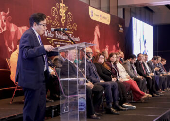 Reconoce AGRICULTURA pasión y profesionalismo de veterinarios para proteger el patrimonio pecuario