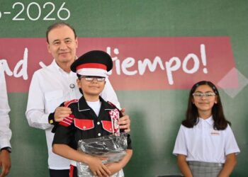 Avanza Gobierno de Sonora en la organización del ciclo escolar 2026-2027; concluye entrega de uniformes en Hermosillo