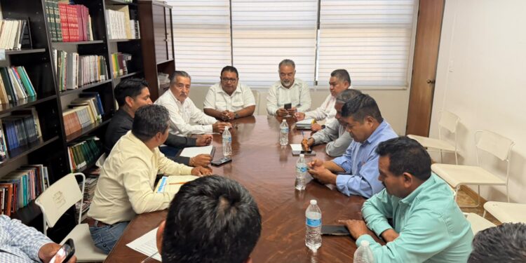 Acuerda CICAEG acciones para mejorar infraestructura carretera en Iliatenco