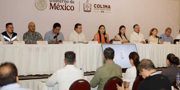 Indira Vizcaíno, SICT, GN y Pinfra informan a cámaras empresariales avances de autopista Colima-Manzanillo