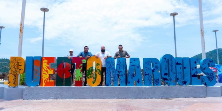 Puerto Marqués y Playa Majahua estrenan nuevos paradores fotográficos para impulsar su promoción turística