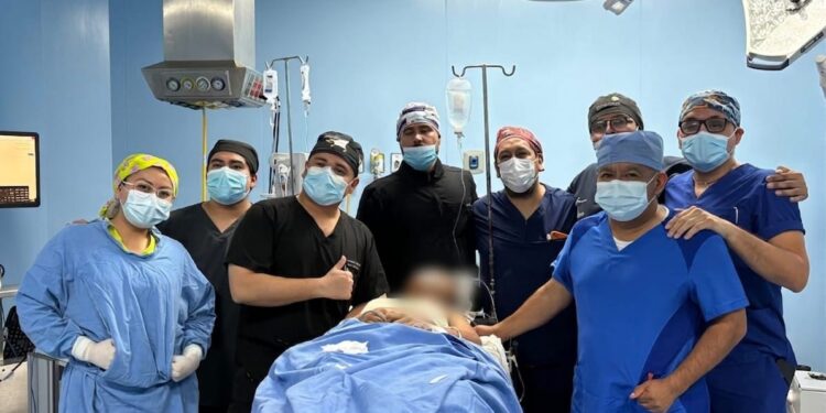 Realiza con éxito Hospital Regional del ISSSTE en Veracruz primera cirugía para corregir pecho hundido en adolescente