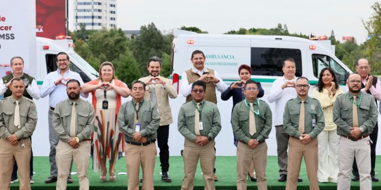 Nuevas ambulancias optimizan la atención médica del IMSS en Puebla: Alejandro Armenta