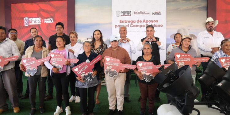Gobierno de Puebla transforma vidas de familias con apoyo al campo