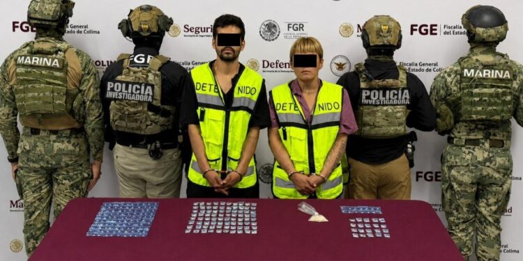 FGE, Marina y SSPC aprehenden a 2 objetivos presuntos integrantes del Cartel Los Mezcales; les aseguran más de 200 dosis de droga sintética